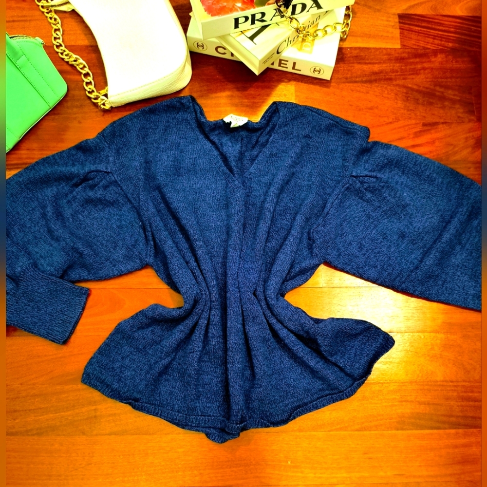 Anthropologie ?-CANDACE CAMERON BURE, sweater Size XL.  Excellent condition.